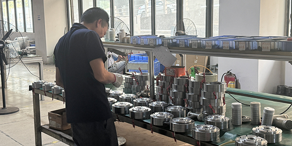 臺靈電磁制動器與競品對比，哪個更值得購買？